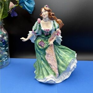 Royal Doulton "Scotland" Ladies of the British Isles Figurine HN3629 Bone China